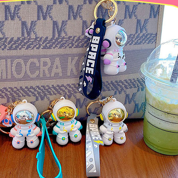 Cartoon Astronaut Toy Key Chain Kreativ Bilnyckelkedja