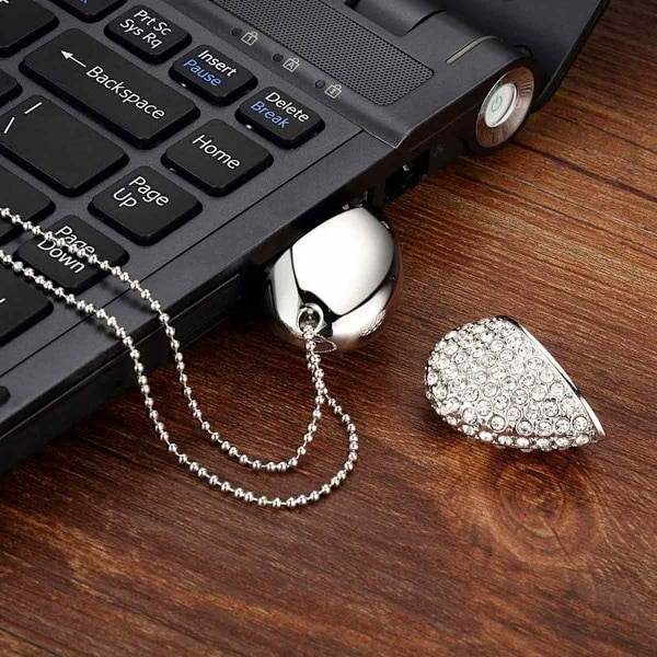 Luovasti sydämen muotoinen USB-muistitikku 128 Gt