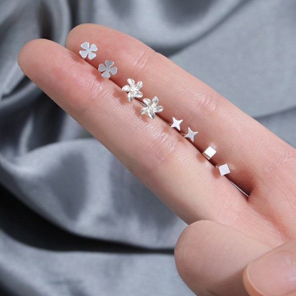 Sølv ørepynt for kvinner Enkle ørepynt Små stjerne Måne ørepynt Stick pierced pierced sølv ørepynt