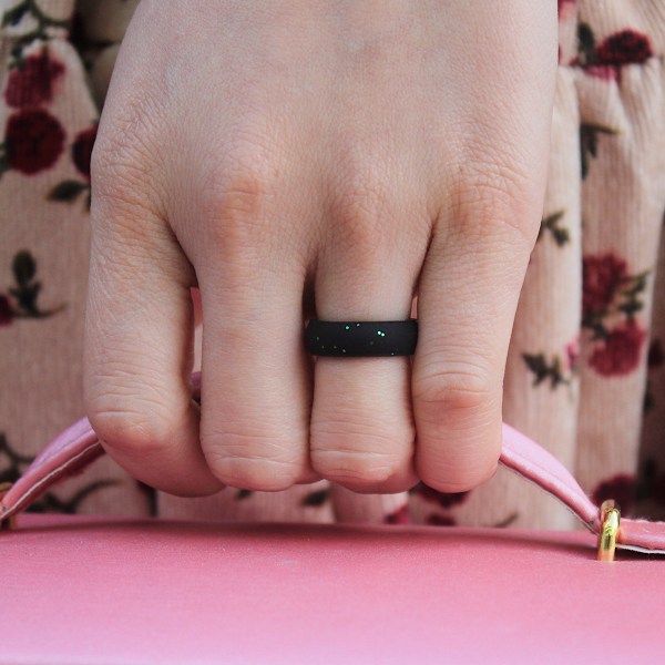 Ergonomisk Andningsbar Design, Silikonringar för Kvinnor med Storlek 7, Silikon Vigselring för Kvinnor, 5,7 mm Bred - 2 mm Tjock