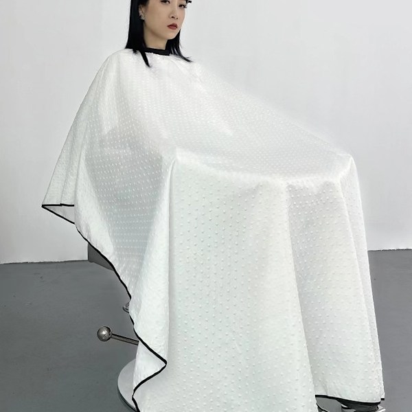 Vanntett Barber Cape, Hårklippingskappe med Justerbar Trykknapp, 65 × 55 Tommer Stor Salongkappe for Hårbehandling Hårklipp Farge Permanent