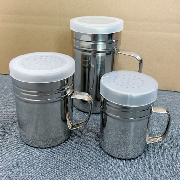 2 stk Rustfritt Stål Dredge Shaker med Lopp og Håndtak Salt Sukker Shakers Krydder Pepper Shaker for Matlaging Baking