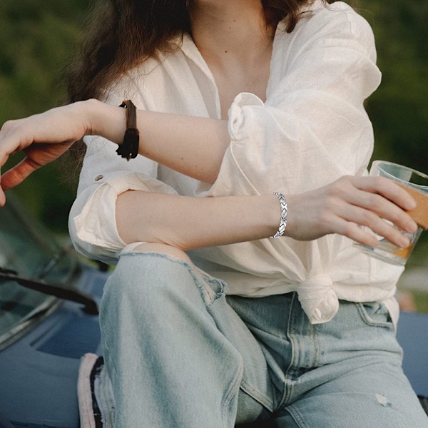 Elegant Titan- och Rostfritt Stål Magnetiskt Armband för Kvinnor 8,5\" Justerbart med Gratis Länk