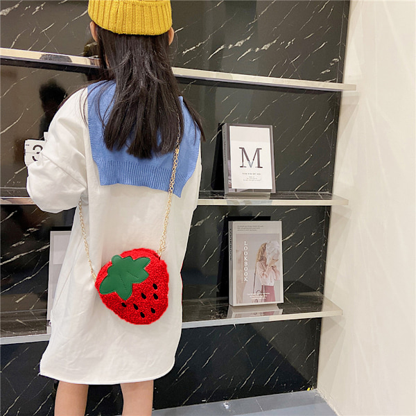Cartoon Strawberry Väska Barn Axelväska Nyårsväska Plysch Crossbody Väska
