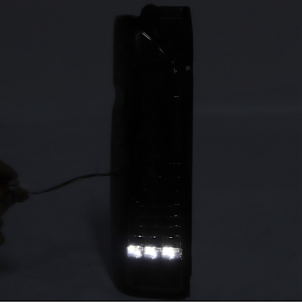 Par LED Baklykter Samling Kvadratisk Baklykt Passer for Hiace 200 Pendlerbil 2005-2017 Transparent Linse