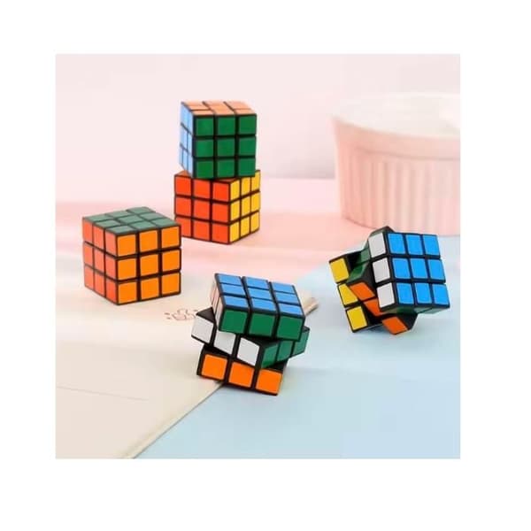 Speed Cube 3x3, Magisk Speed Cube med Smidig Rotation, Puslespil til Begyndere og Speedcubers, Sort