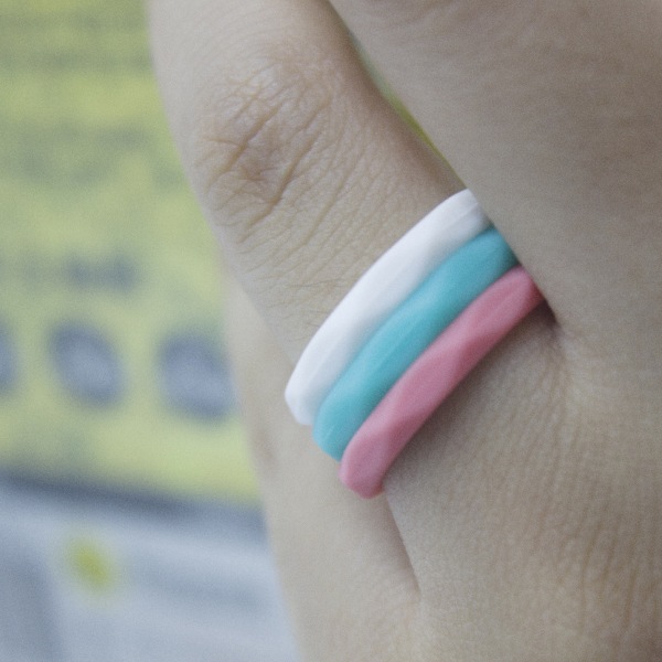 Silikonbröllopsring för kvinnor, 10-pack tunna och flätade gummiband, trendigt, färgglatt, bekväm passform, hudvänligt