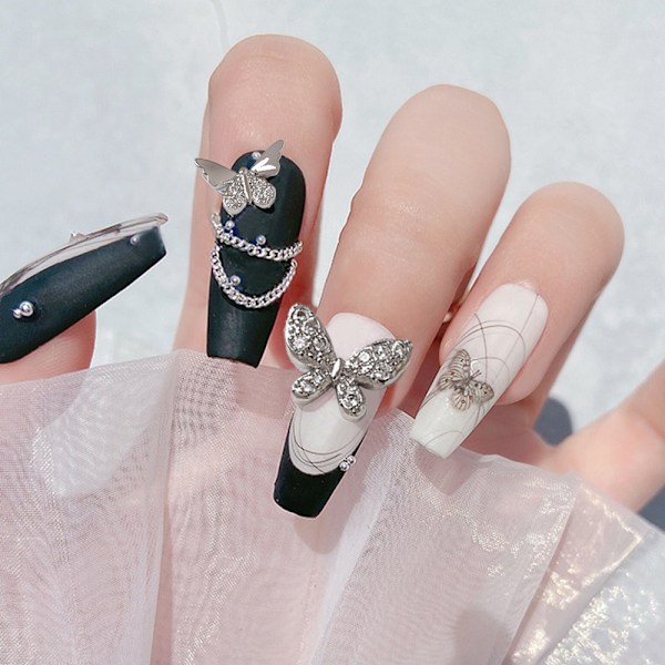 3D Sølv Sommerfugl Neglepynt, 12 stk. Legering Sommerfugl Neglekunst Pynt Skinnende Zirkon Negle Rhinestones Krystall for Negledekor Neglekunst Negletilbehør