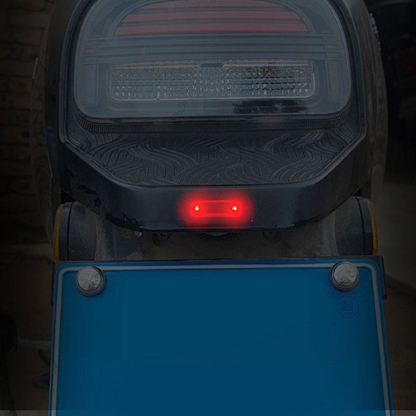 Soldriven bilattrapp Alarm Simulerad Stöldskydd Blinkande Varningslampa Rea