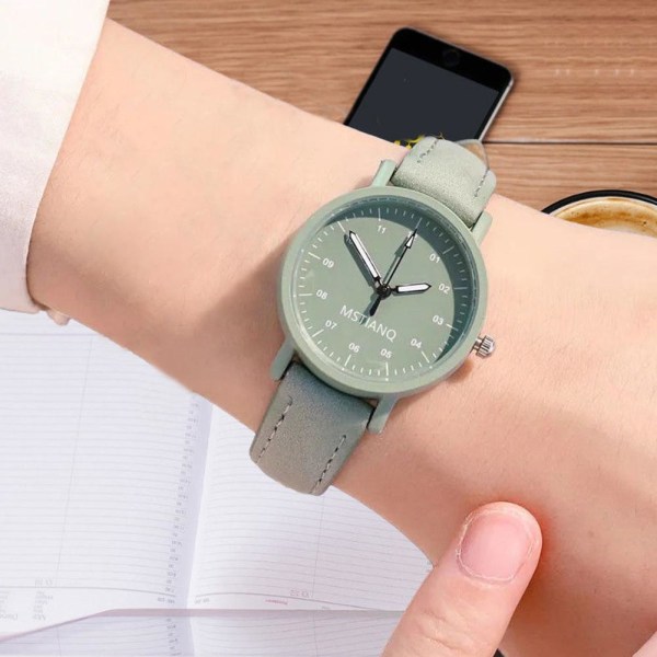 Trendig kvinnlig student tecknad Sydkorea watch Stud Green One size