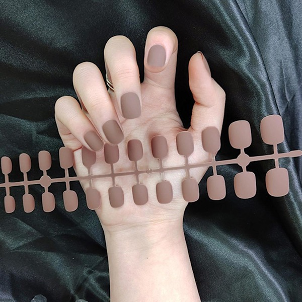 24 st Matte Bare Skin Tone Korta Nagelbitar transparent wine red 24pcs