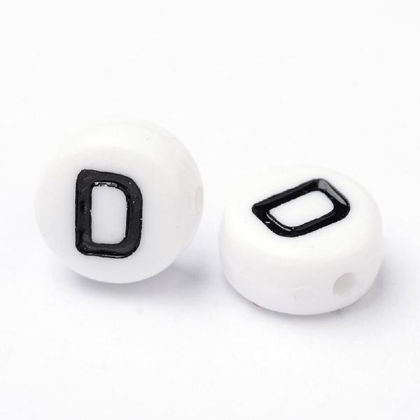 100 kpl Valkoisia akryylikirjahelmiä "D" mustalla tekstillä