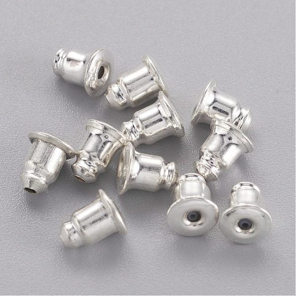 50 pack bakstycke till örhängen 5x5 ,hål 1 mm. 2 Silverpläterade