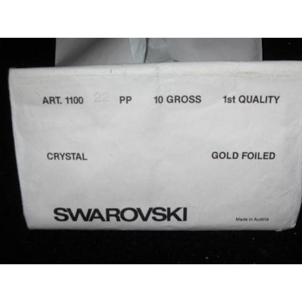 100 Hyacint röd koniska Swarovski  för inlägg Ø 3,4 mm(PP27)