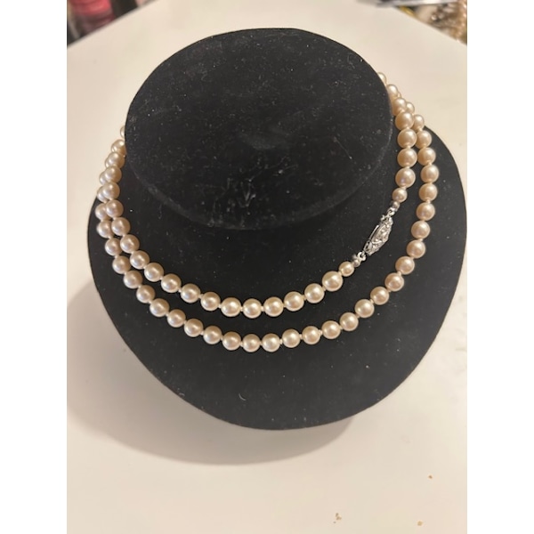 REA__Klassisk Jablonex Vintage 80 cm. lång halsband med 8 mm pärlor