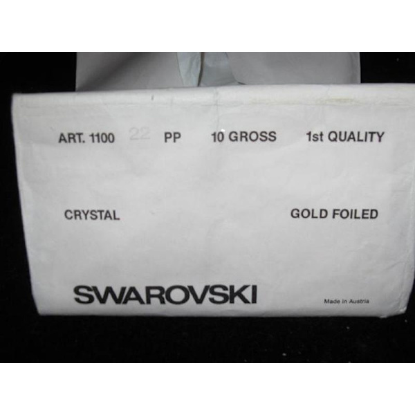 100 Vita koniska Swarovski kristaller för inlägg Ø 4,6-4,6 mm.