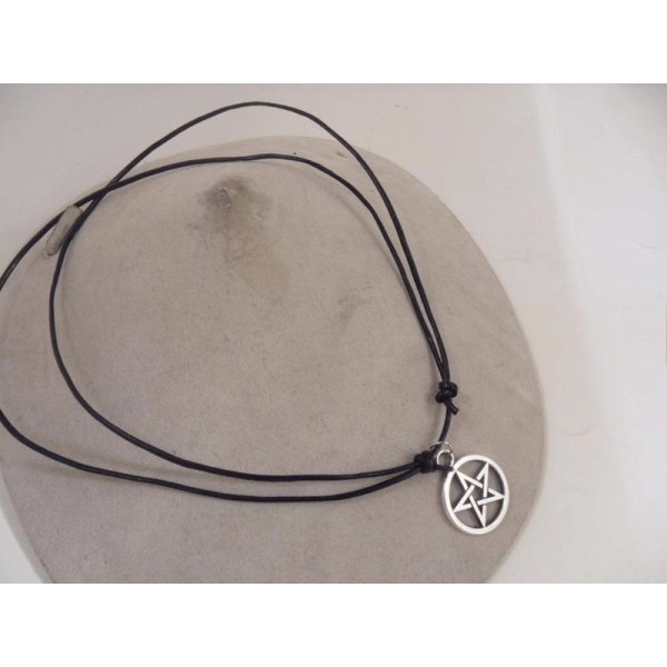 Handknuten Ställbar läder halsband med pentagram hänge Naturfärgad