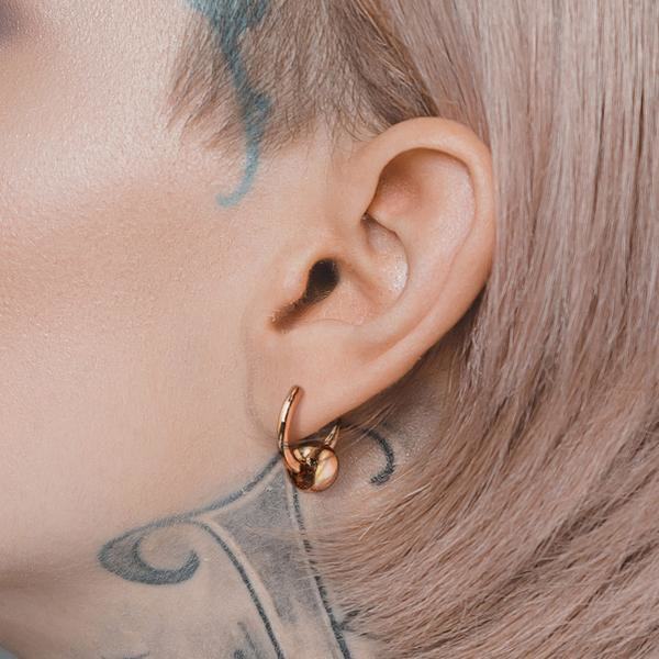 1 pari 17 mm Hoops korvakoruja IP-pinnoitettua 316L terästä pallolla