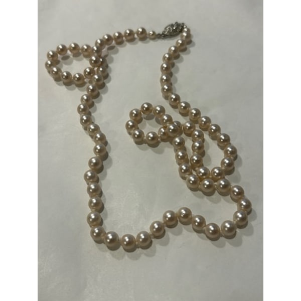 REA__Jablonex Vintage  70 cm. lång halsband med 8mm.  glaspärlor