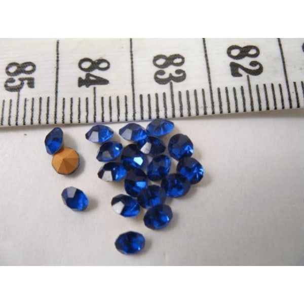200 Capri  koniska Swarovski kristaller för inlägg Ø 3,4mm(PP27)