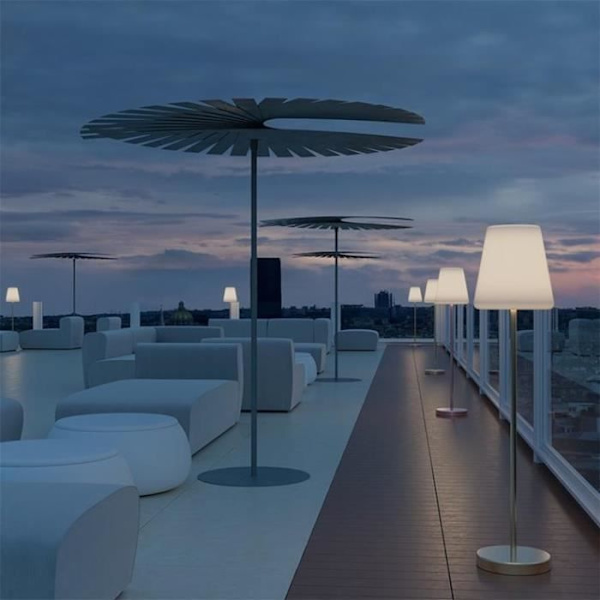 Uppladdningsbar solcellsgolvlampa för utomhusbruk Lola Slim - New Garden - H120cm - Roséguld - Integrerad LED Rose guld