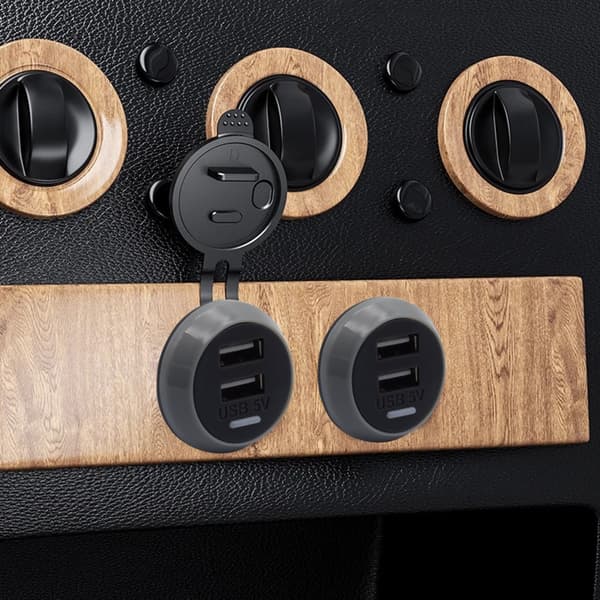 USB-kaksoislaturin autoliitäntä 12V-24V virtalähde vedenpitävä USB-virtapistoke null - 4.8A