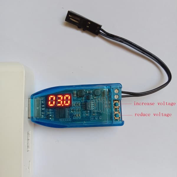 1m USB till 1V-24V justerbar LR6/AM3/AA batterieliminator med LED-voltmeter