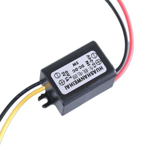 DC12V-24V til 5V utgangsmodul Reduser spenningsregulator Bilstrømomformere 1A