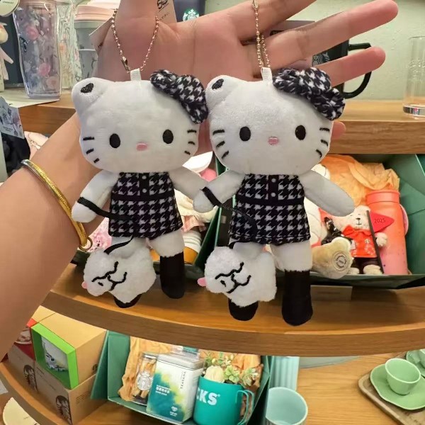 Japanilainen söpö Cardcaptor Sanrio Kuromiya Cinnamon Dog -pehmolelu riipus nuken koriste Houndstooth Dog Walking KT