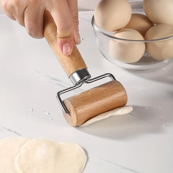 Kjevle i tre med T-håndtak i rustfritt stål, enkelthånds innsatsbesparende for dumpling-wraps og baking
