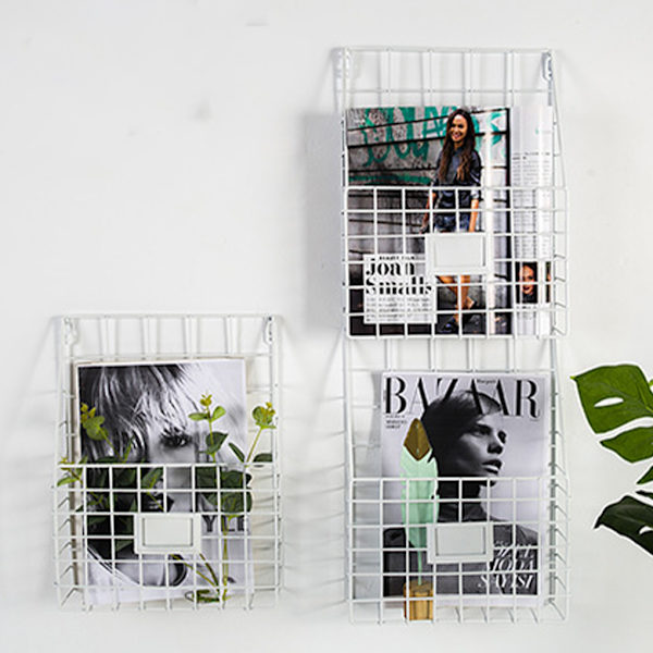 Väggkorg i järn för tidningsförvaring, enkel installation