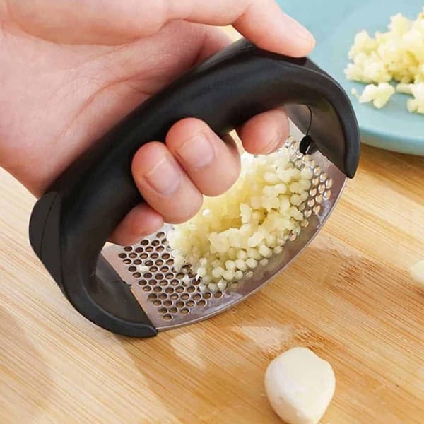 Garlic Press in Steel - Garlic Press Handle - Black black black