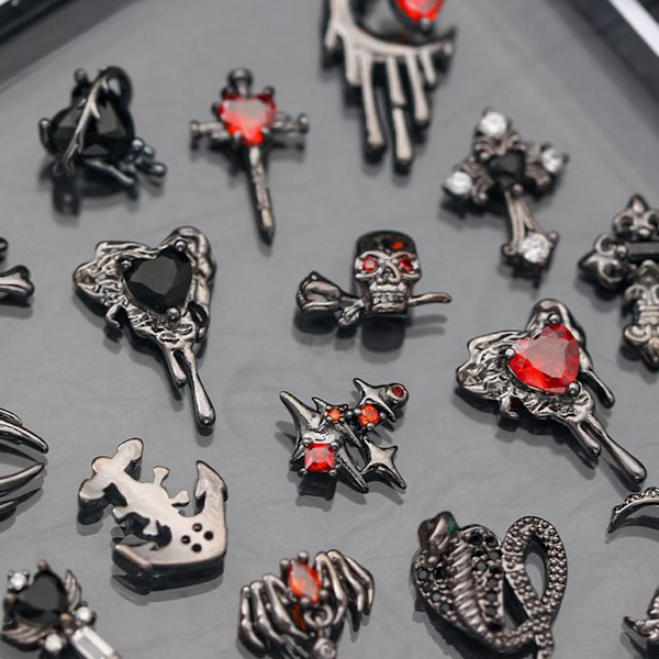 Halloween Negle Charms til Akryl Negle 16PCS 3D Legering Edderkop Kranie Halloween Charms til Negle Dekoration Halloween Negle Tilbehør