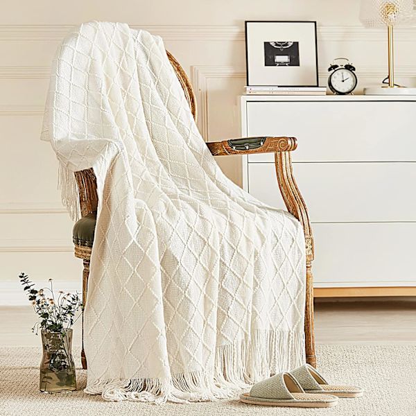 Strikkede tepper for sofa og seng, mykt og koselig strikket teppe med frynser, off-white lett dekorativt teppe, 130*230CM