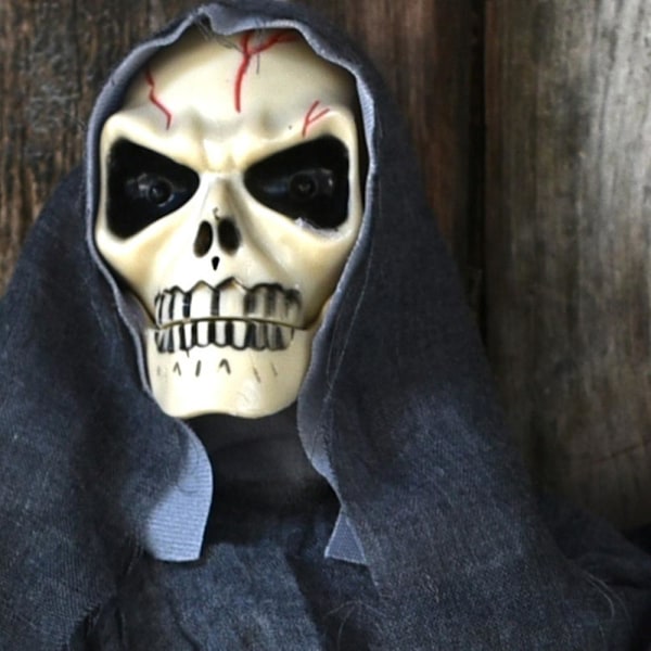 Halloween-koriste valolla - Riippuva aaveskeletri äänellä, riippuva luuranko, Spookhouse-kauhuskeletrilelu, riippuva aave naamiaisiin, N