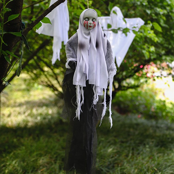 Halloween dekorasjon hengende spøkelse, spesiell for hodeskalle-gassbind spøkelsesansikt hjemsøkt husdør