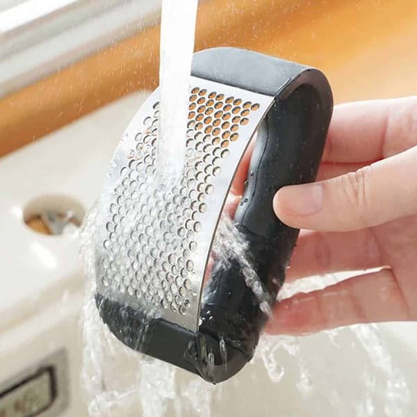 Garlic Press in Steel - Garlic Press Handle - Black black black