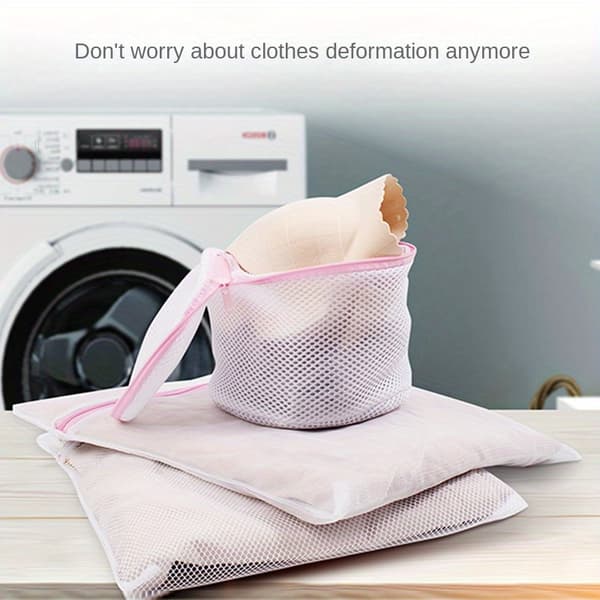 4 kpl pyykkipusseja, vahvaa polyesteriverkkoa, vetoketjukiinnitys 4pcs