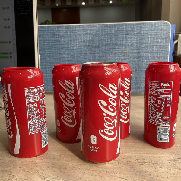 3 kpl Onnea tuovaa silikonista valmistettua Coca-Cola-pullon suojusta, punaisia, 500 ml