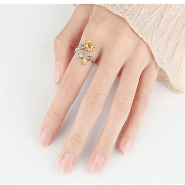 Justerbar antistressring med blomma och insekt silver/guld/guldfärgad