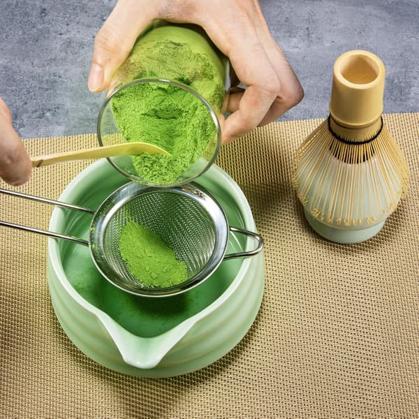 Matcha startpaket med bambuvisp, sil, sked, skål och återanvändbara handdukar – elegant presentförpackning för beredning av grönt te