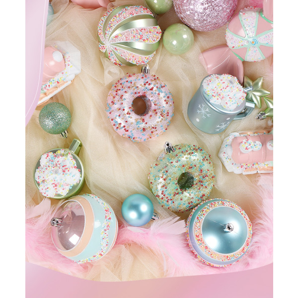Julepynt i kraftpapir - Juletre, kuler, makroner og donut Set of 32 Macarons