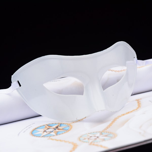 Barnemasker for voksne menn og kvinner, masker for sminkeball og fest white