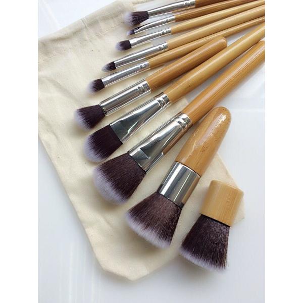 (Pro bambu)  Set med 10 st. populära bambu sminkborstar