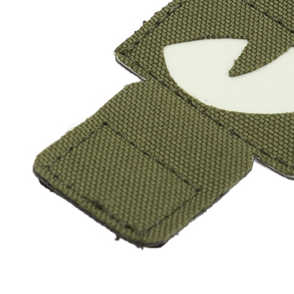 2-pack Katthögögonlapp Reflexiva Hög & Låg Design Canvas Luminous Katthögögonlapp för Hattar Uniform Ryggsäck Utomhusaktiviteter Nattkörning Militärgrön