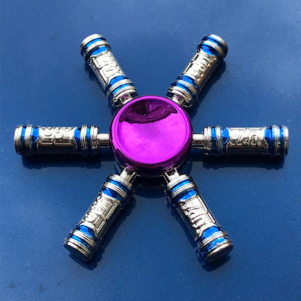 Metallisk Färgglad Legering Fingertopp Gyro Fingerrotation Användbar Verktyg för Tryckreducering Su Lie Love and Peace 050