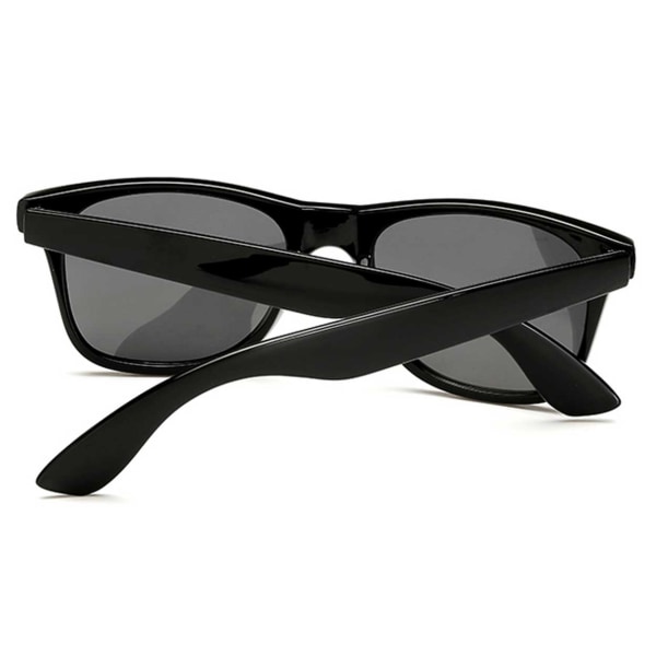 Retro Wayfarer Solbriller Sort Sort Glas + Senil Snøre Sort