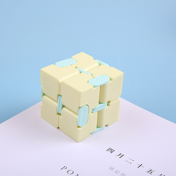 Uendelig Terning Afstressningsgenstand Lomme Terning Macaron Lomme Flip Terning Afstressning Mini Lomme Terning Pink Infinite Cube Boxed