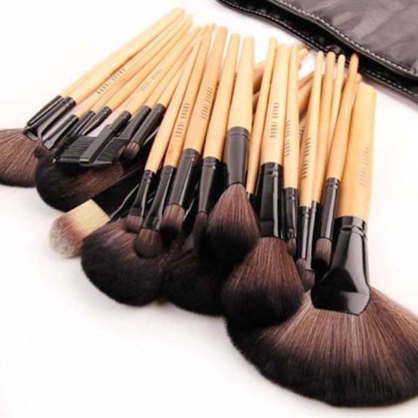 24 stk. Professionelle bambus makeupbørster i etui