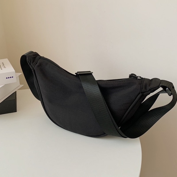 Cross Body Bag Enkel Dam Dumpling Bag Justerbar Stor kapacitet All-matchande väska Black